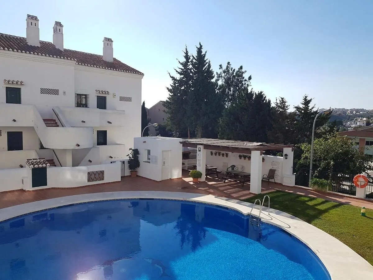 Peaceful 1Br Getaway - Walk To Beach And Train Benalmádena
